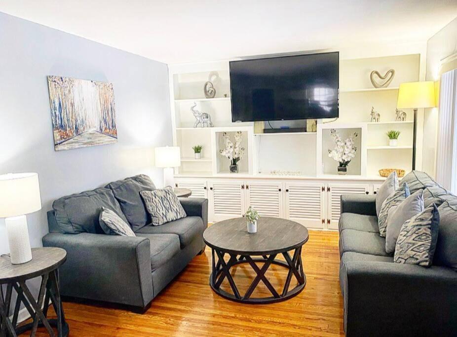 Adorable&Cozy Suburban Home Mins From Dwtn/Airport Rochester Esterno foto
